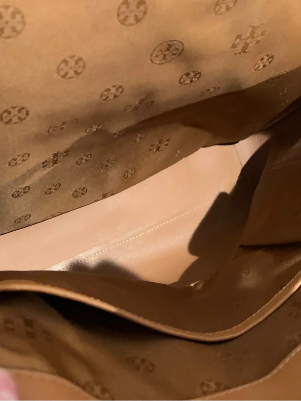 Tory Burch Cognac Leather Tote with Gold Logo - Picture 4 of 5